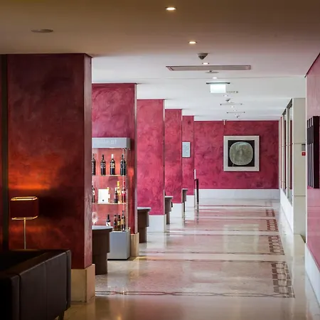 Gale Hotel